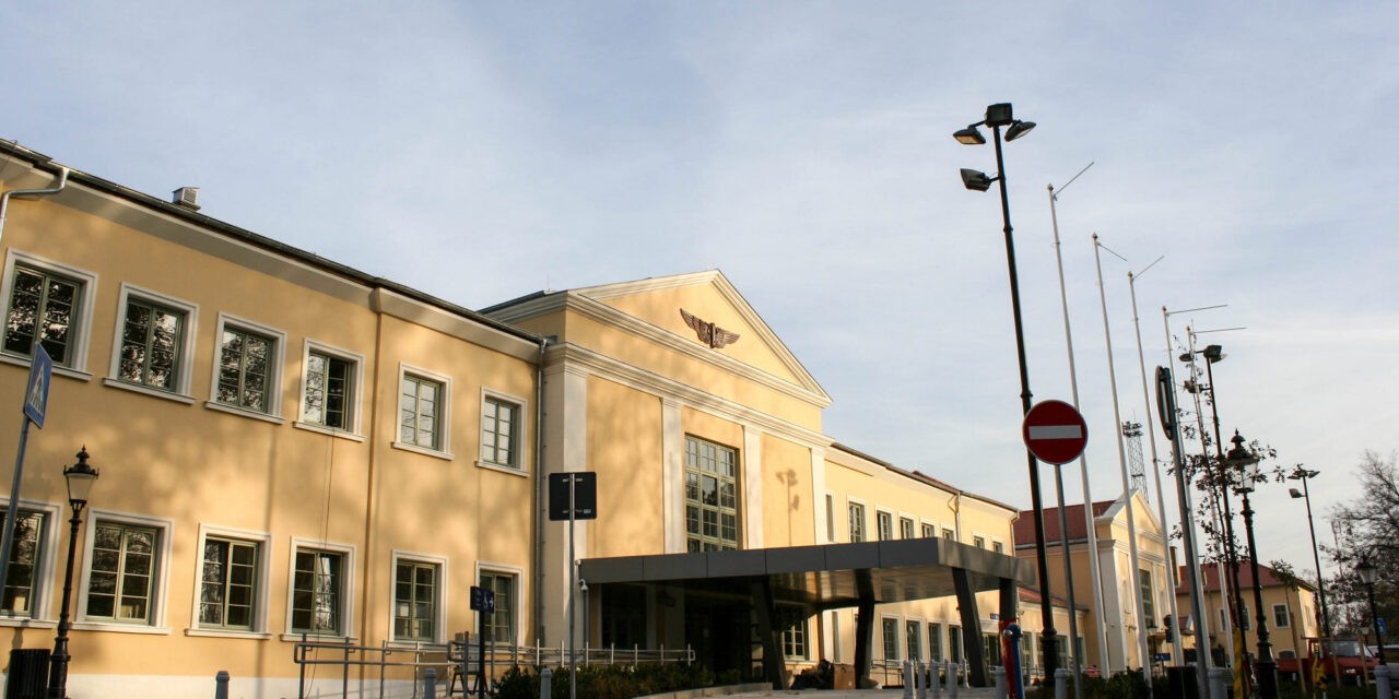 A vasút megépült Újvidék és Szabadka között, de az épületeket még ellenőrizni kell