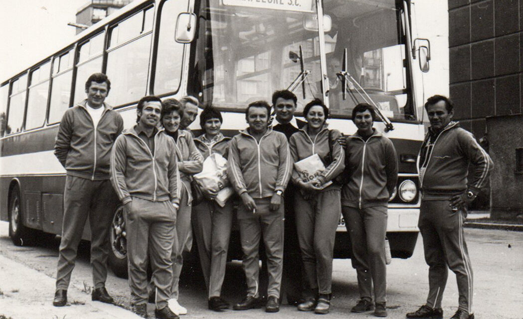 <span class="entry-title-primary">Képhistóriák: A kapcsolatépítésről játékosan</span> <span class="entry-subtitle">„szivemet veri / a rendfenntartó idő; / szivem visszaüt” (Fodor Ákos)</span>