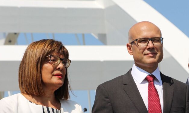 Pontosan egy éve, hogy ünnepélyesen átadták az újvidéki vasútállomás épületét