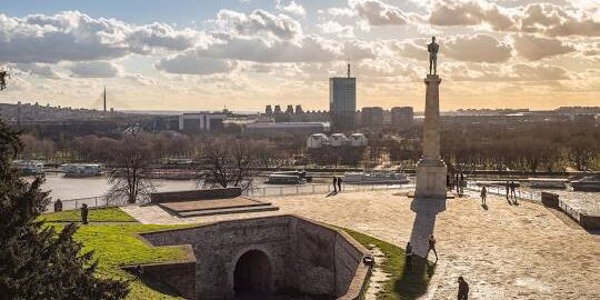 Csak Belgrád feledkezett meg a tömegmészárlás áldozatairól