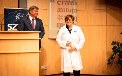 Karikó Katalin Szegeden: Egyszerű szavakkal kell elmagyarázni, miről van szó
