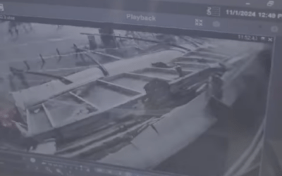 Videón, ahogy leszakad az újvidéki vasútállomás védőtetője