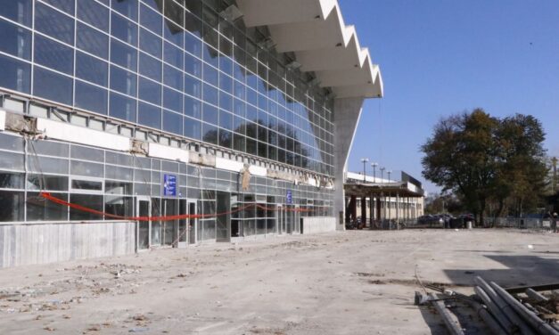 Senki nem akarja felvállalni az újvidéki vasútállomás statikai vizsgálatát?