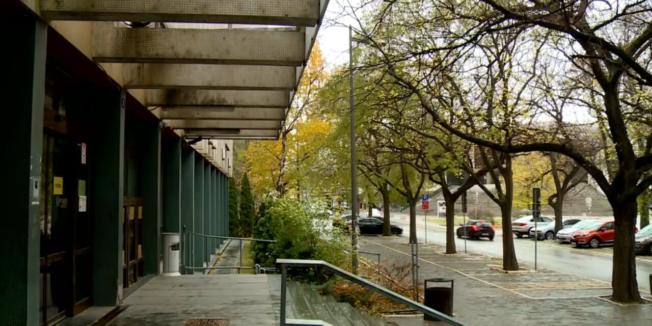 Az újvidéki bíróság előtt tiltakoznak a diákok szerdán