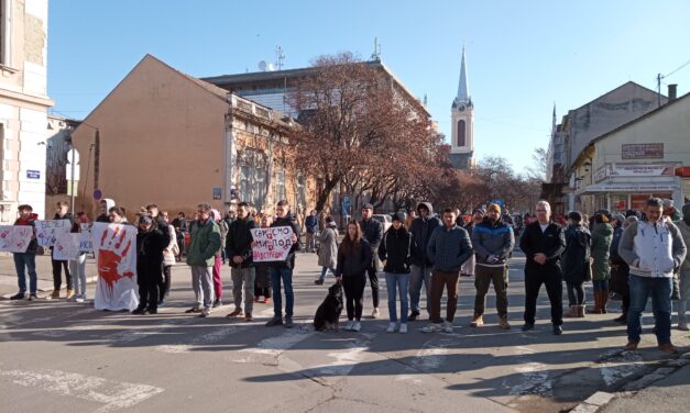 Ébredezik Óbecse (is)