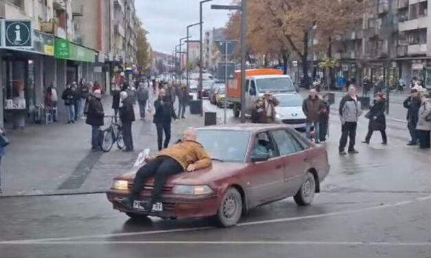 „Elnök úr, képzelje el, hogy az édesapja fekszik a motorháztetőn“