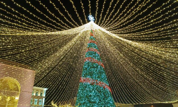 Hatalmas karácsonyfa, forralt bor és gőzőlgő kürtöskalács: Temesváron jártunk