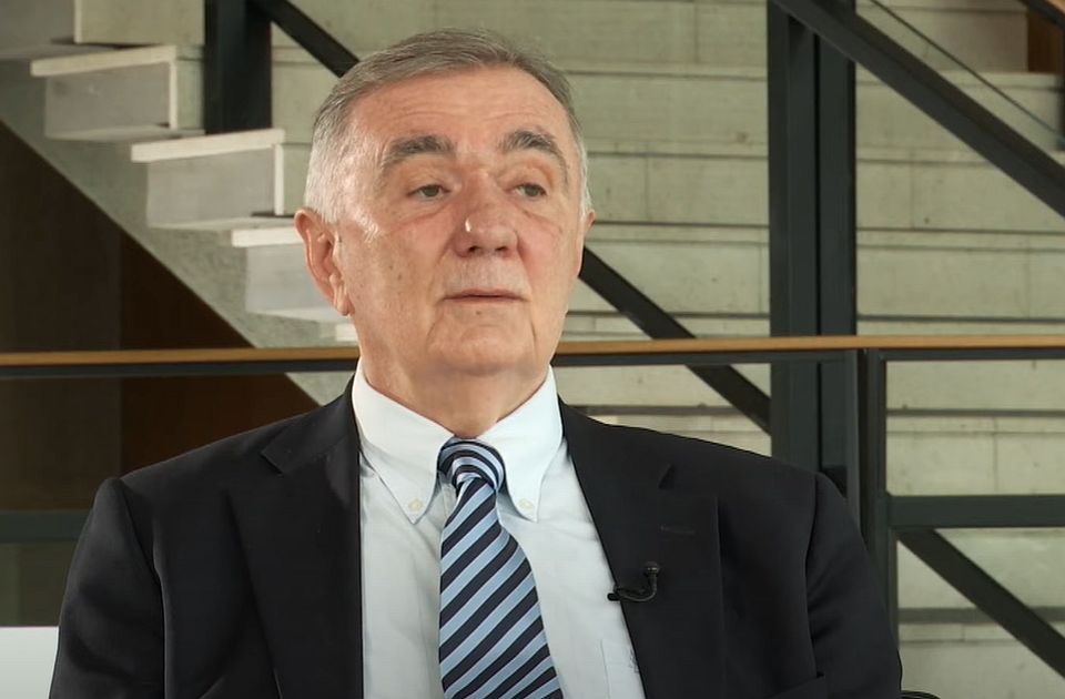 „Az egyetemistáknak alapjaiban kell megváltoztatniuk ezt a rendszert”