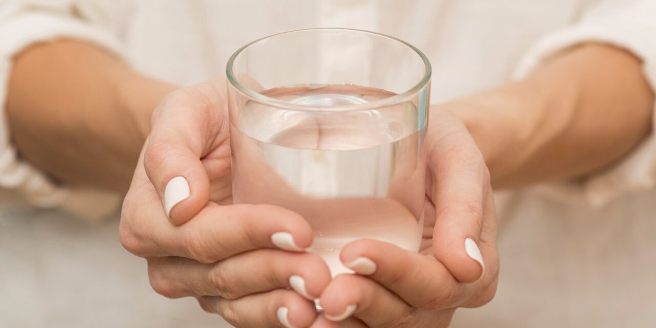 Hogyan segíti a minőségi ivóvíz az emésztést?
