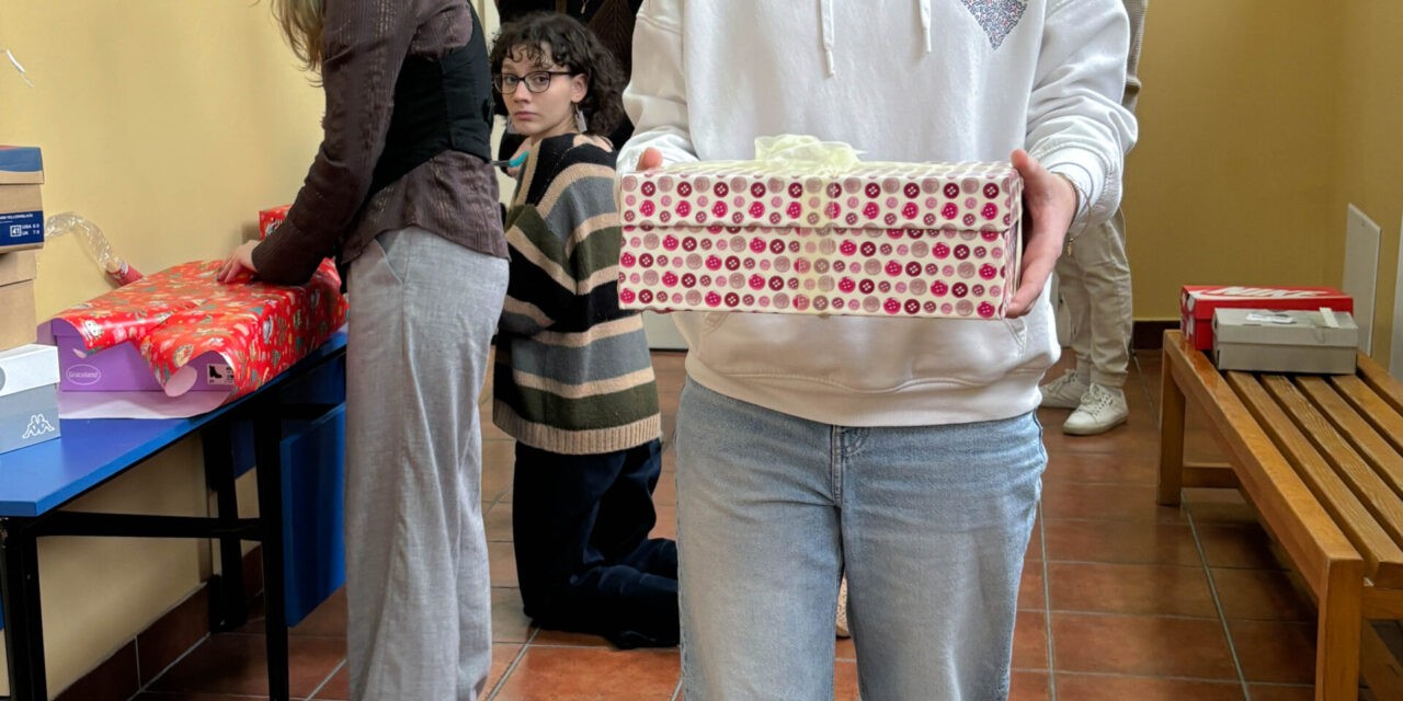 Koncert egy cipősdobozért cserébe