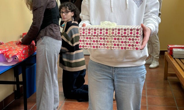 Koncert egy cipősdobozért cserébe