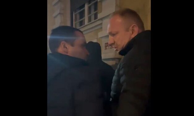 Haladópárti verőlegények támadták meg, kórházba került Dragan Đilas (Videóval)