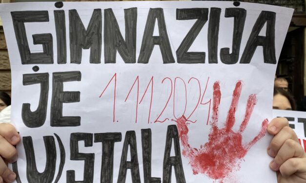 A szabadkai gimnázium diákjai és a közgazdasági középiskola tanárai is csatlakoztak a tiltakozásokhoz