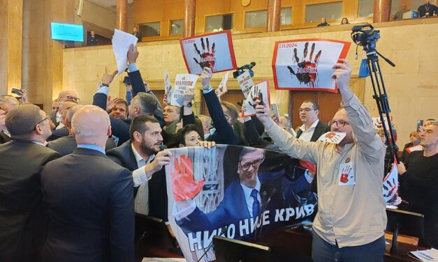 Összeül a tartományi képviselőház, az egyetemisták zajt ígérnek