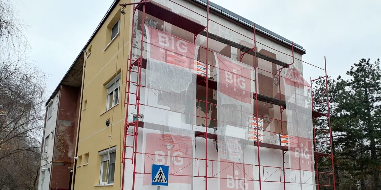 Visszakerülhetnek Harkai „kockái” a topolyai épületre