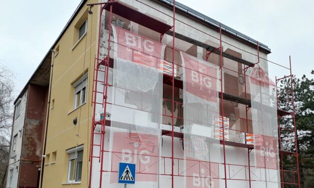 Visszakerülhetnek Harkai „kockái” a topolyai épületre