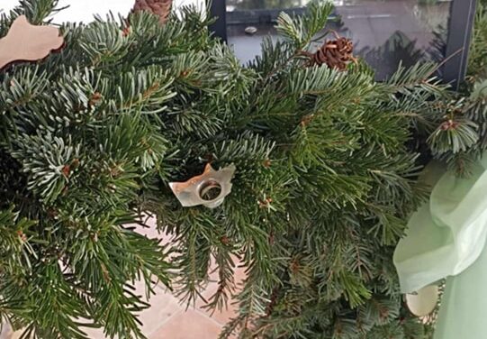 Lelopták a díszeket és megrongálták a zentaiak adventi koszorúját