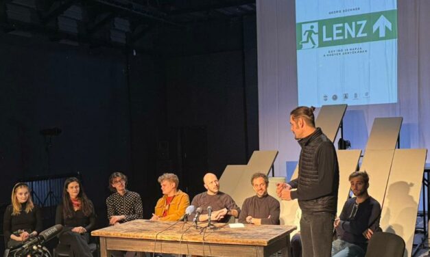 <span class="entry-title-primary">Egy író 19 napja a hegyek árnyékában</span> <span class="entry-subtitle">Az évad második bemutatójára készül a KDSZ társulata</span>