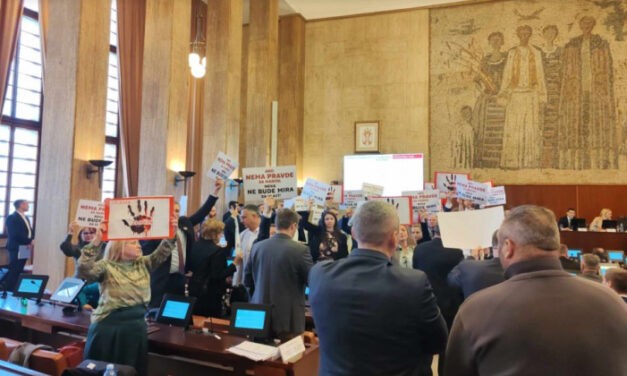 Sebők: Ezek már Vučić rezsimjének végnapjai