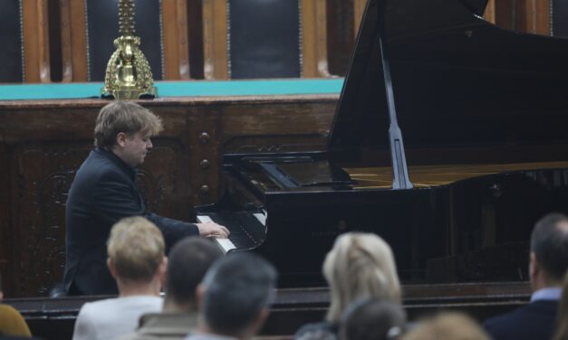 <span class="entry-title-primary">„Vajdaság is az otthonom”</span> <span class="entry-subtitle"> Balázs Piri Soma Michael Jacksont hallgatott, imád főzni,enni, és a család számára a legfontosabb</span>