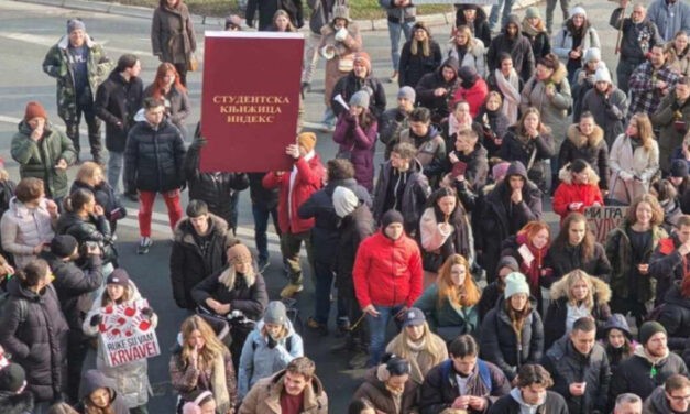 „Ez a hatalom magától nem áll meg. Nekünk kell megállítanunk!”