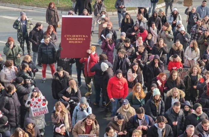 „Ez a hatalom magától nem áll meg. Nekünk kell megállítanunk!”
