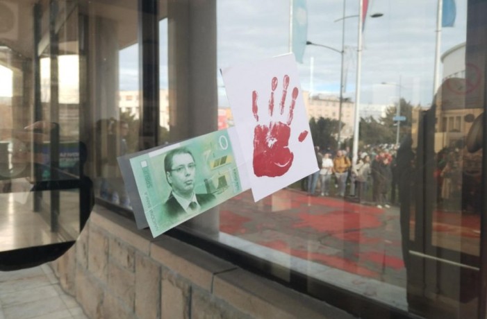 Vučić: Megremegek, amikor véres kezekről beszélnek nekem