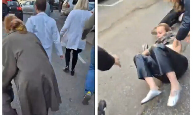 Tüntetők közé hajtott, két doktornőt gázolt el (Videóval)