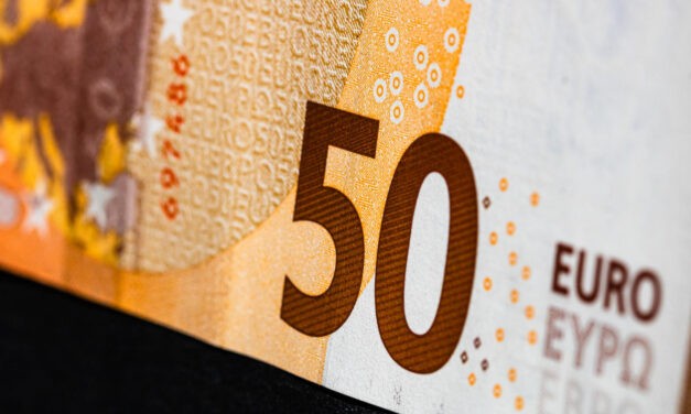 Kiakadt a házelnök, szerinte nem fizetnek ötven eurót a tüntetésen résztvevőknek