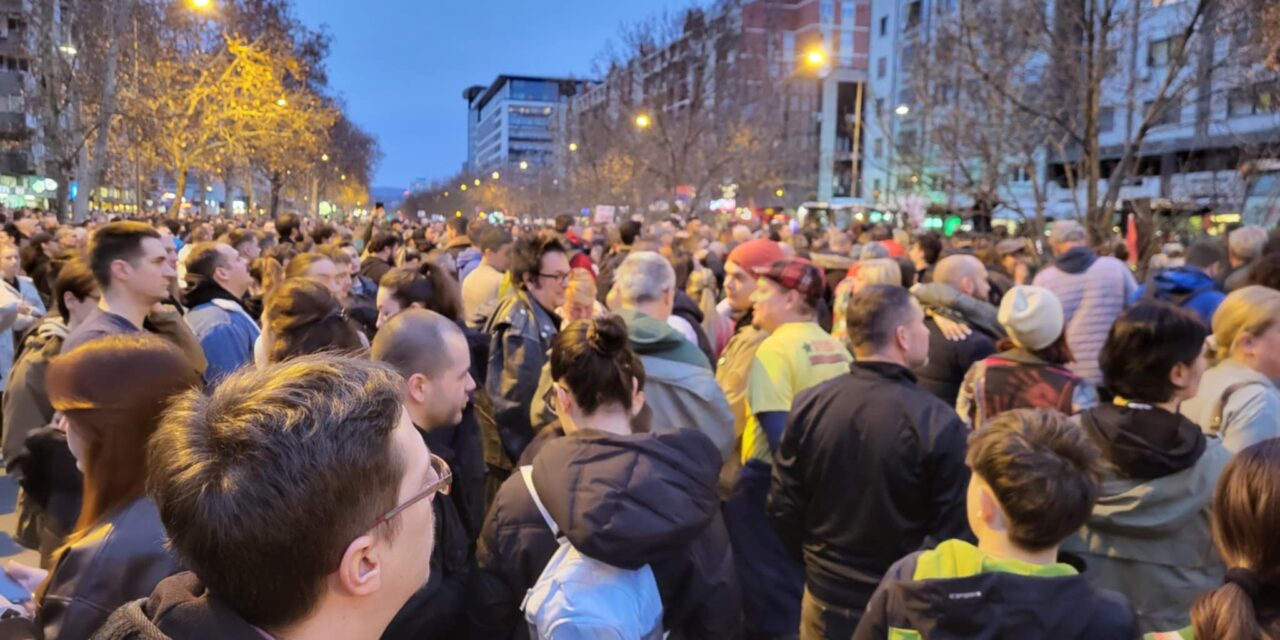 Nagyszabású tüntetés a székvárosban