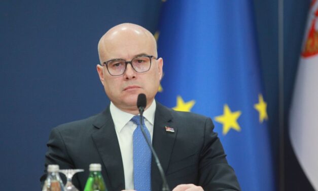 Már maga a kormány kénytelen cáfolni a haladó pártvezér által hangoztatott állításokat