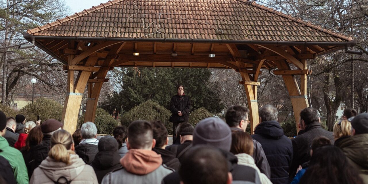 Zenta ismét az egyetemisták mögé áll