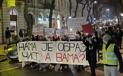 Több ezer ember tüntetett Szabadkán A Svetozar Marković Gimnázium mellett a Politechnikai Középiskolában is sztrájk lesz hétfőn