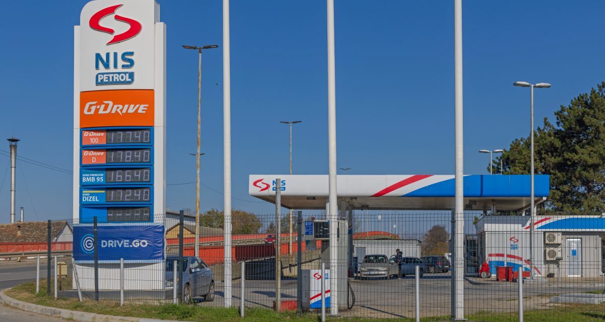 A várható szankciók ellenére kétszáz munkahelyet hirdettek meg