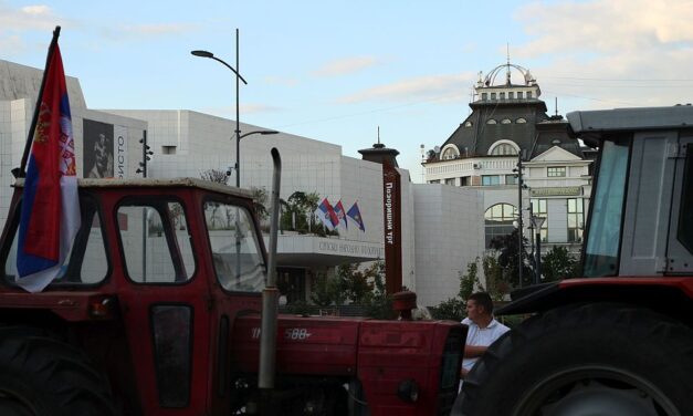 Újvidékre mennek traktoraikkal a vajdasági gazdák szombaton