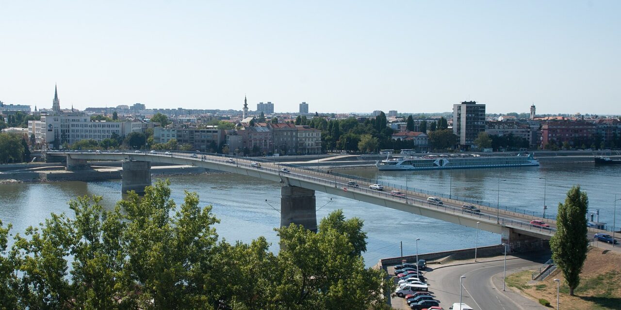 Gyalog indulnak Újvidékre a belgrádi egyetemisták