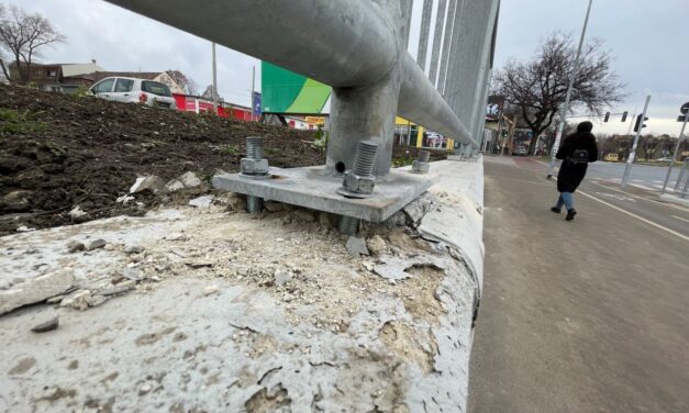 „Kérjük önöket, többé ne építsenek semmit, csak javítsák ki amit elrontottak és azt fejezzék be”