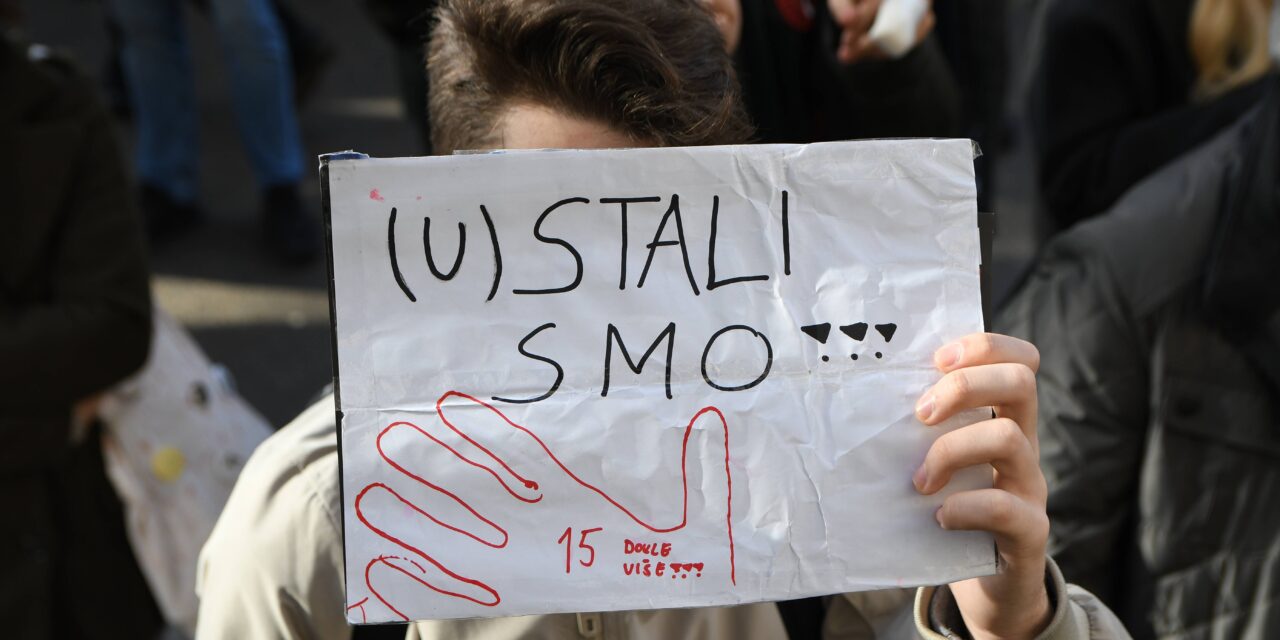 Megtámadták a belgrádi Jogtudományi Kar tiltakozó hallgatóit