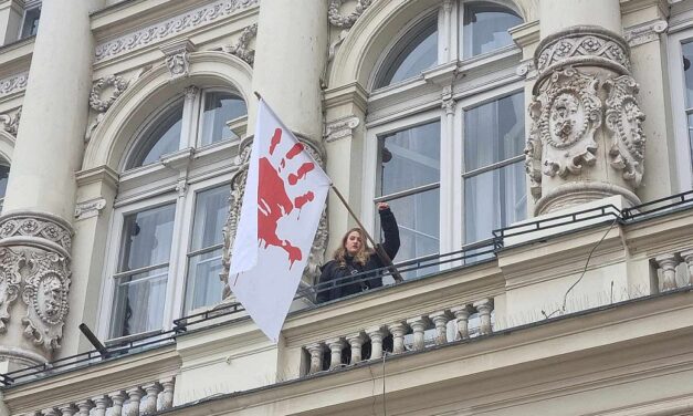 Blokád alatt az újvidéki Városháza