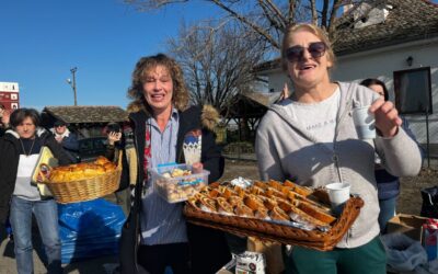Mákos bejgli, pogácsa, gyümölcs Mindenhol tárt karokkal várják a Belgrádból menetelő egyetemistákat