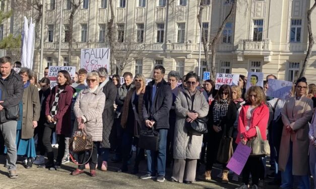 Provokátorok a szabadkai tüntetésen (Videóval)