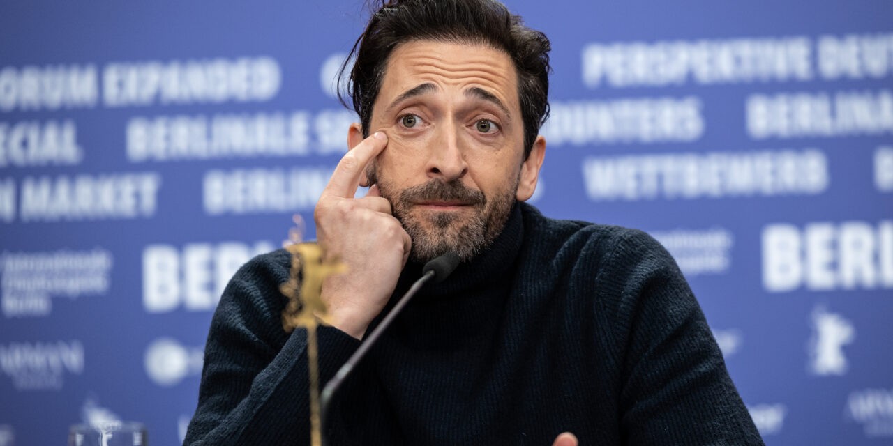 Egy sminkes azt hitte, hogy műorr és mindenáron megpróbálta leszedni Adrien Brody arcáról