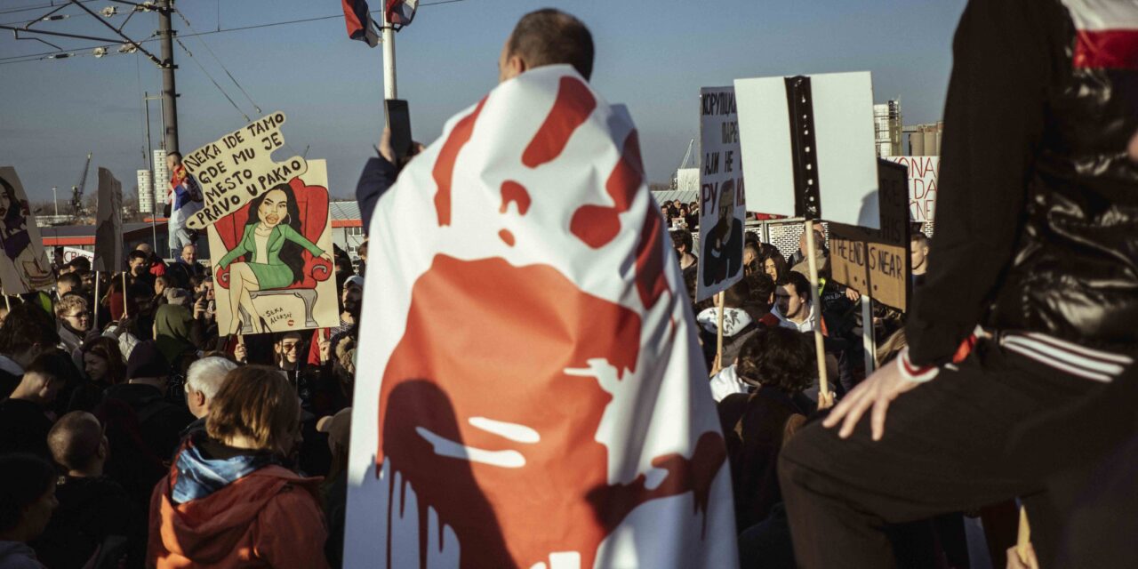 A hatalom beleőrül a csendbe