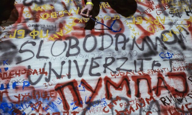 Egyre többen állnak az egyetemisták mellé