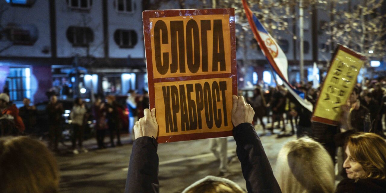 Egyhetes munkabeszüntetésre buzdít az Egyesült Szerbiai Tanügy