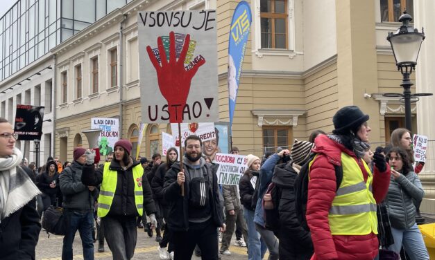 <span class="entry-title-primary">„Álljanak meg, hogy végre elindulhassunk”</span> <span class="entry-subtitle">Meglepetéssel készülnek az egyetemi hallgatók a vasárnapi szabadkai tüntetésen</span>