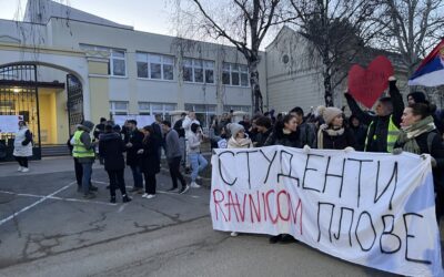 A harangok is megszólalnak értük, amerre csak járnak