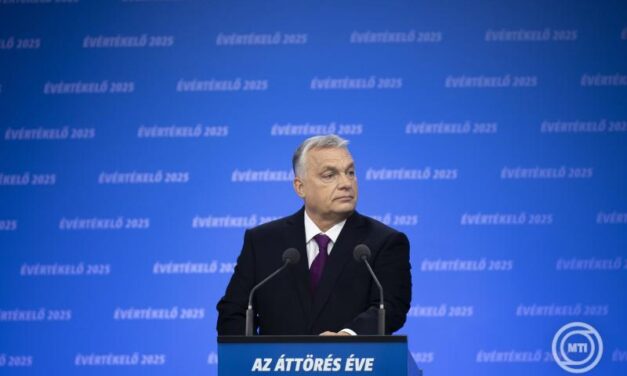 Orbán kamera elé állt, bejelentette, hogy újjászervezik magukat