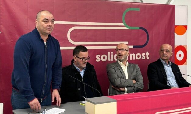 Goran Ješić vezetésével megalakult a Szolidaritás polgári mozgalom
