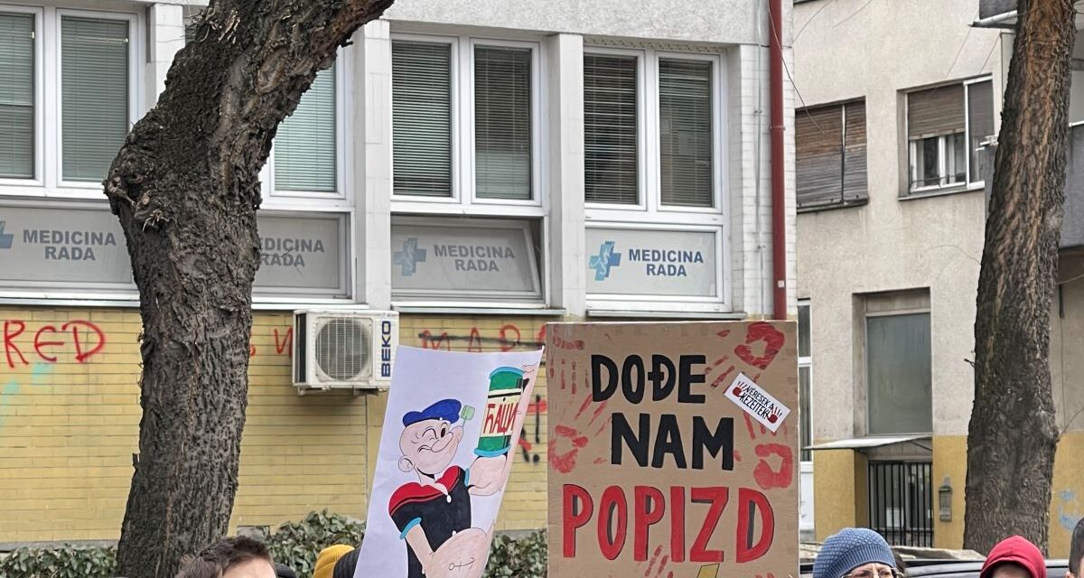 <span class="entry-title-primary">VMDK: Szatmári Adrián elzárta a kapukat az egyetemisták előtt</span> <span class="entry-subtitle">A VMSZ ismét a hatalom bérenceként viselkedik</span>